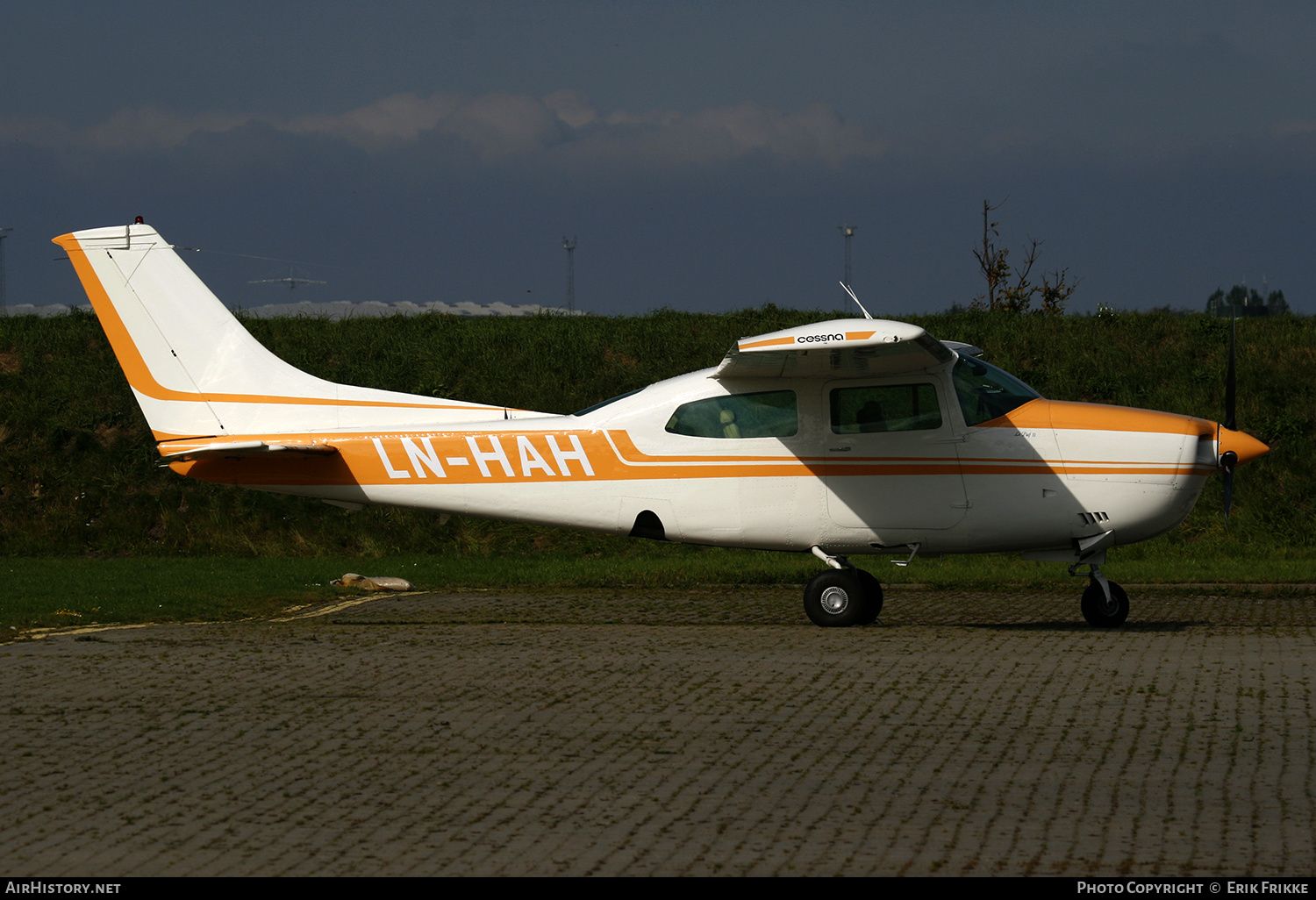 Aircraft Photo of LN-HAH | Cessna 210L Centurion | AirHistory.net #375329