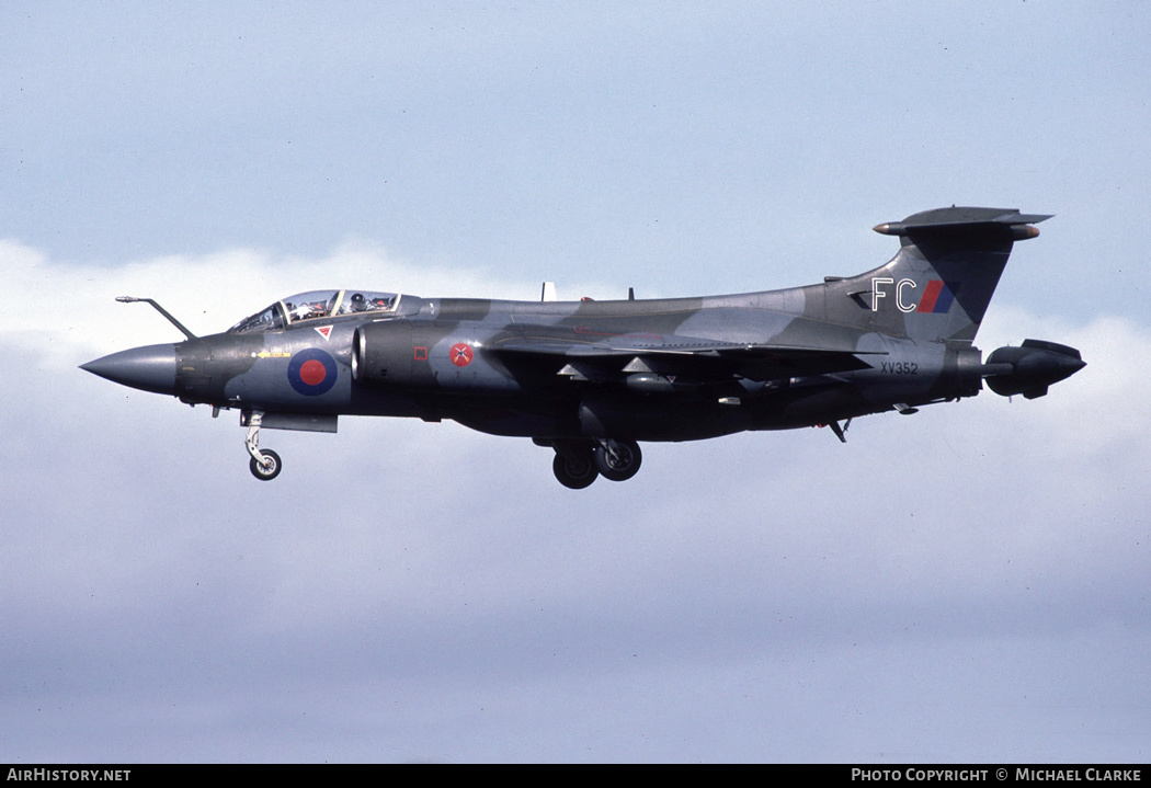 Aircraft Photo of XV352 | Hawker Siddeley Buccaneer S2B | UK - Air Force | AirHistory.net #375529