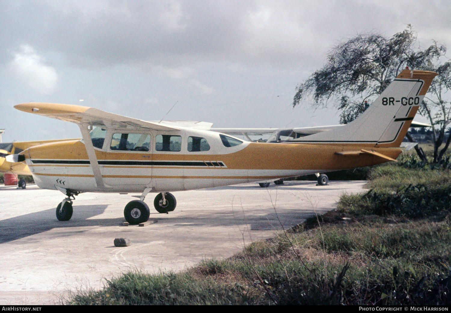 Aircraft Photo of 8R-GCO | Cessna U206B Super Skywagon | AirHistory.net #375541