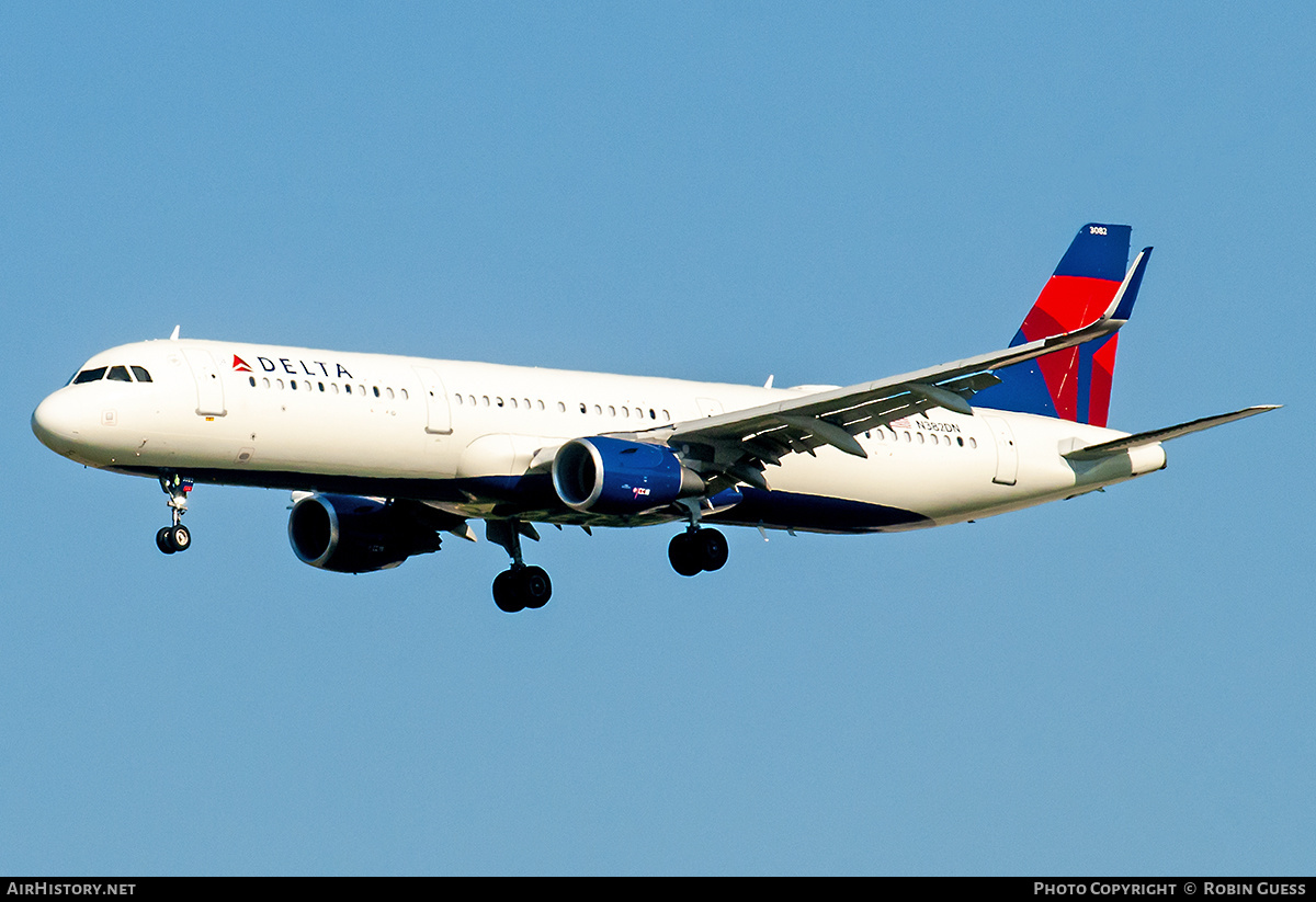 Aircraft Photo of N382DN | Airbus A321-211 | Delta Air Lines | AirHistory.net #375560