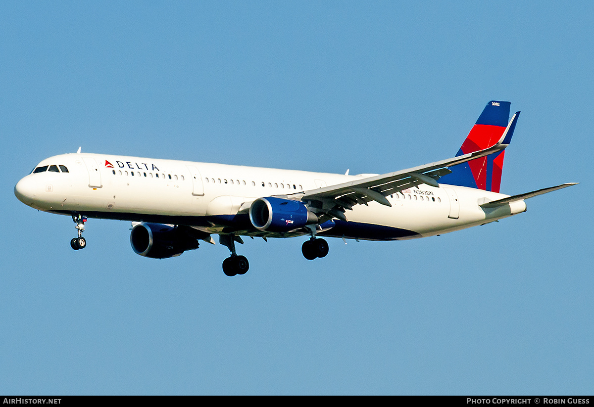 Aircraft Photo of N382DN | Airbus A321-211 | Delta Air Lines | AirHistory.net #375560