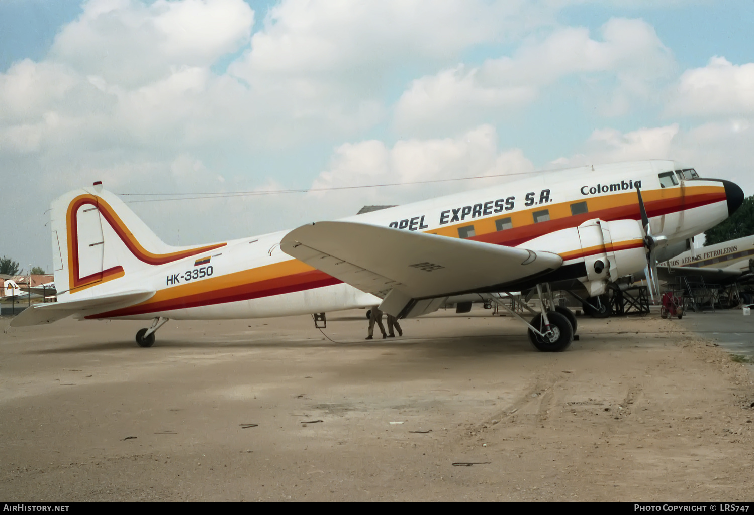 Aircraft Photo of HK-3350 | Douglas DC-3-209 | Apel Express - Aerolíneas Petroleras del Llano | AirHistory.net #375872