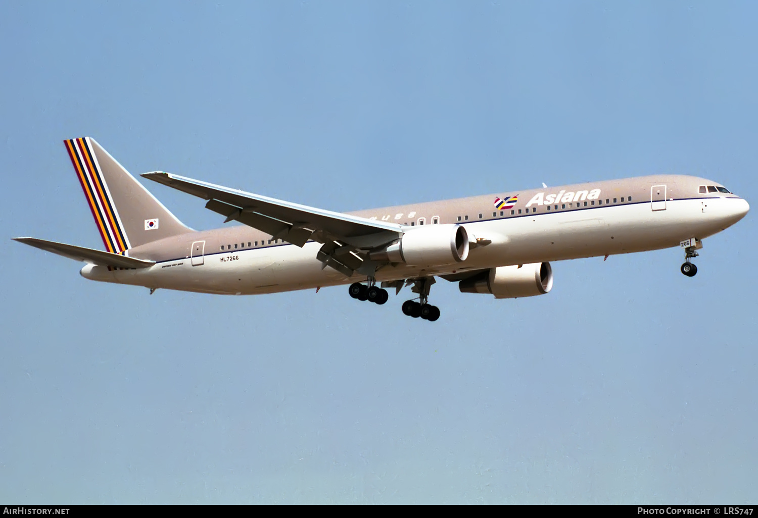 Aircraft Photo of HL7266 | Boeing 767-38E/ER | Asiana Airlines | AirHistory.net #375875