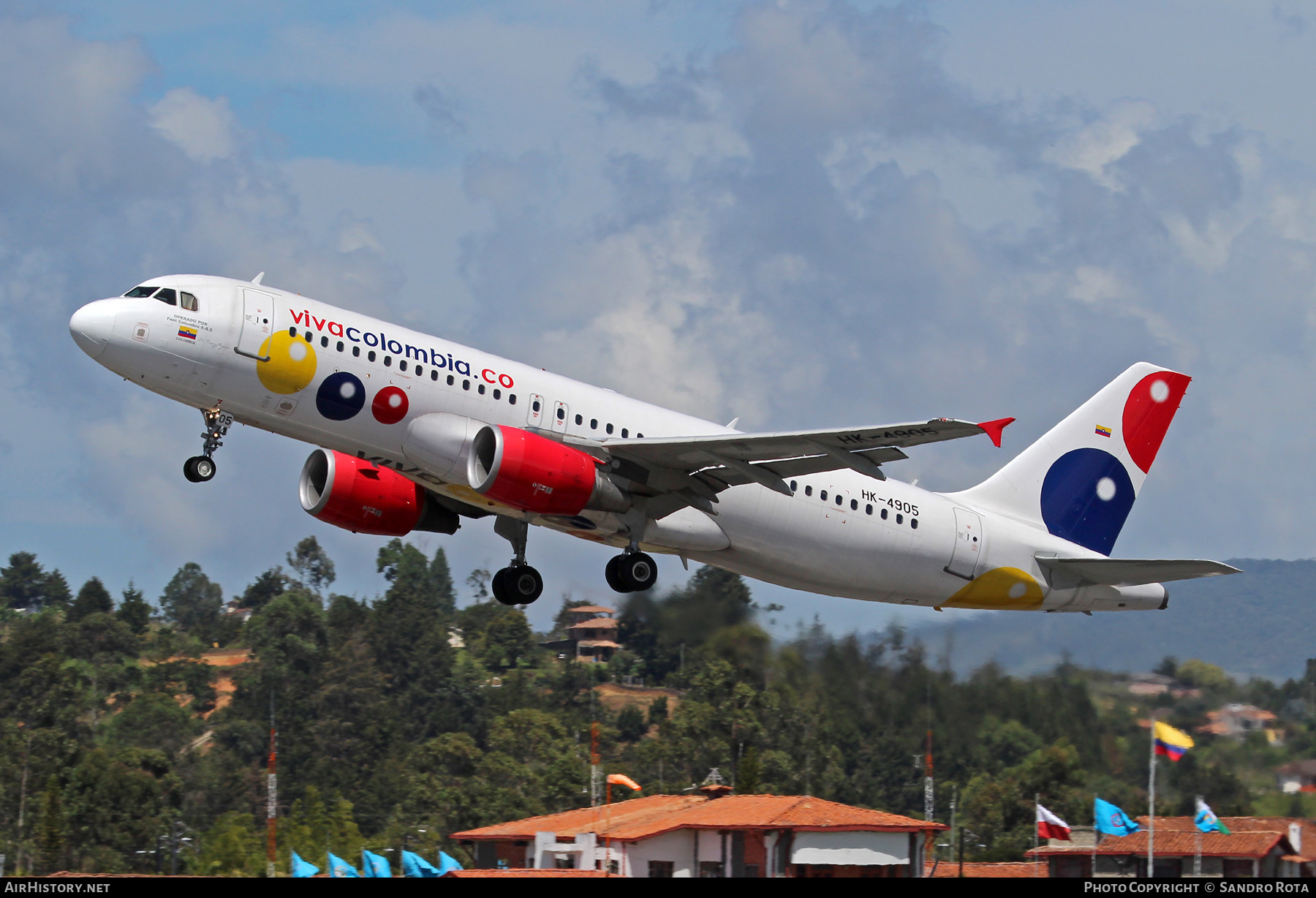 Aircraft Photo of HK-4905 | Airbus A320-214 | Viva Colombia | AirHistory.net #375926