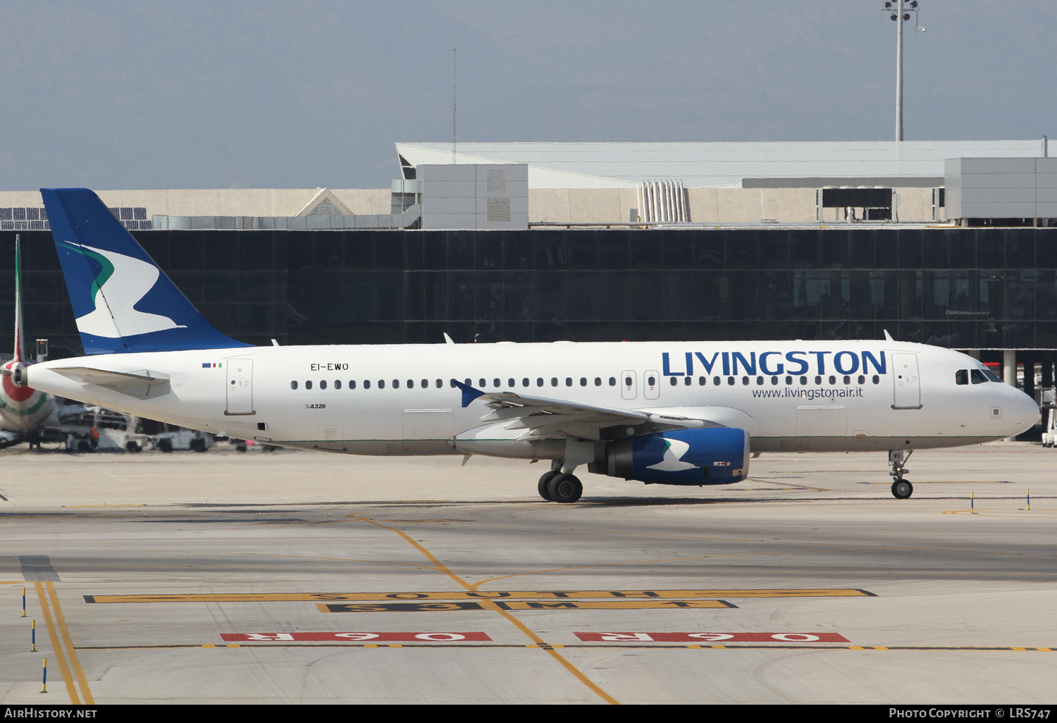 Aircraft Photo of EI-EWO | Airbus A320-232 | Livingston Air | AirHistory.net #376128