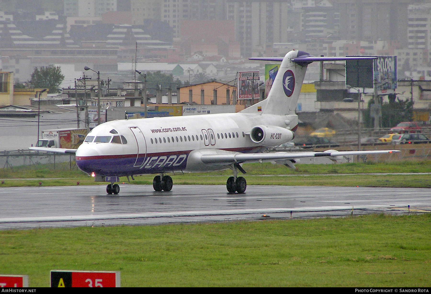 Aircraft Photo of HC-CDT | Fokker F28-4000 Fellowship | Ícaro Air | AirHistory.net #376168