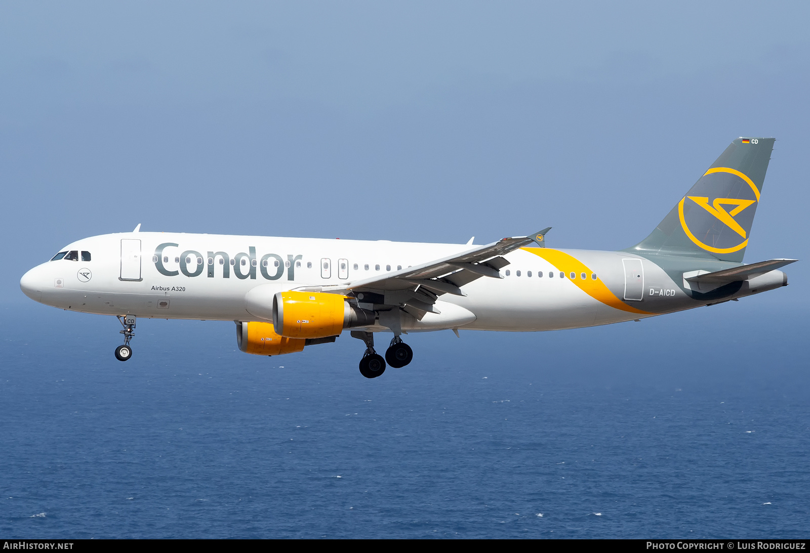 Aircraft Photo of D-AICD | Airbus A320-212 | Condor Flugdienst | AirHistory.net #376179