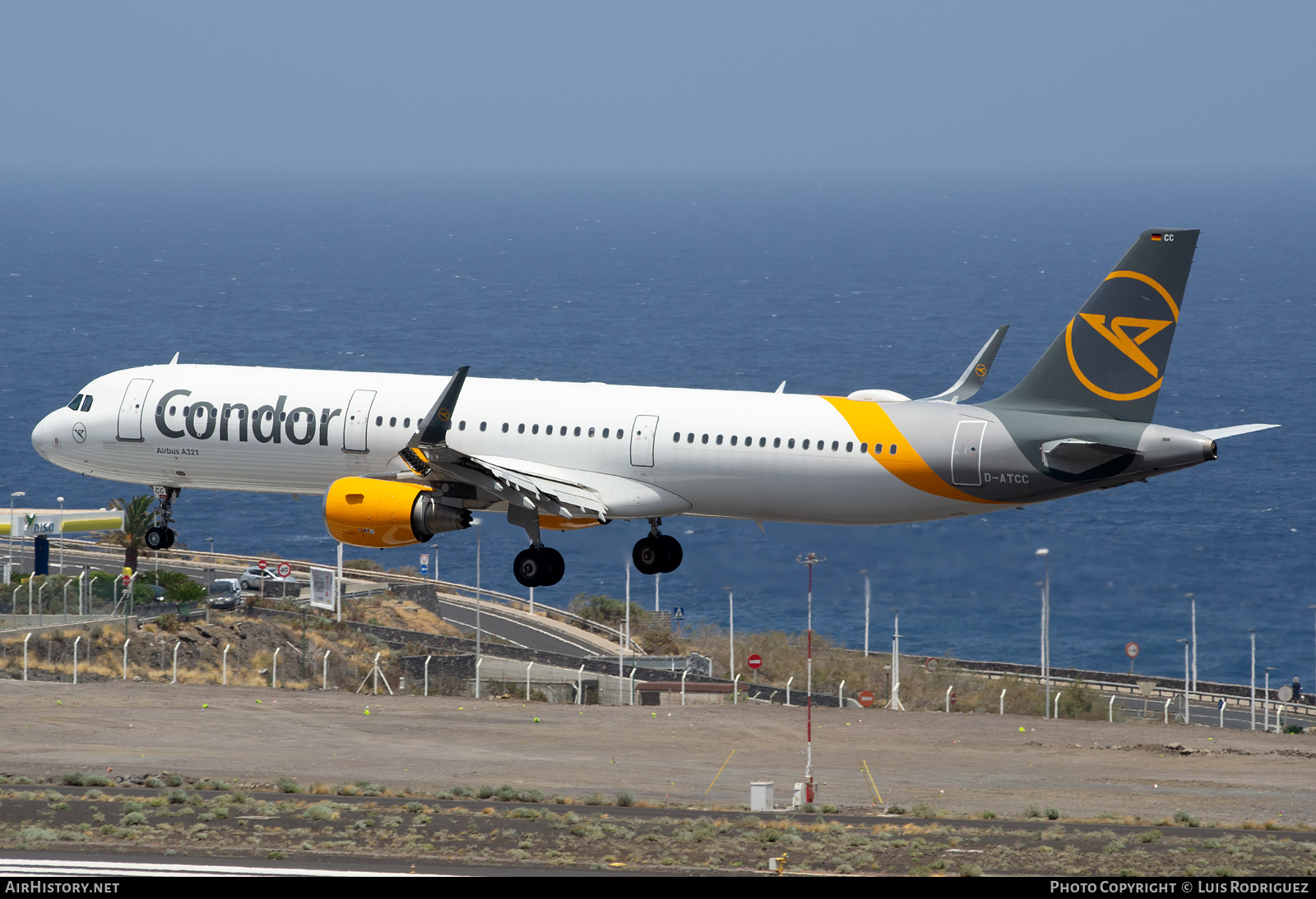 Aircraft Photo of D-ATCC | Airbus A321-211 | Condor Flugdienst | AirHistory.net #376187