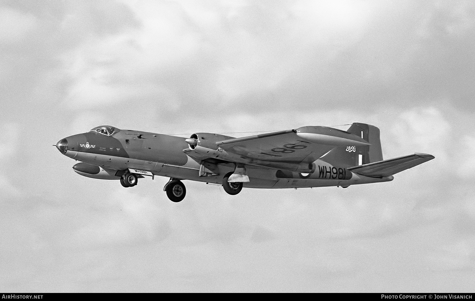 Aircraft Photo of WH981 | English Electric Canberra E15 | UK - Air Force | AirHistory.net #376201