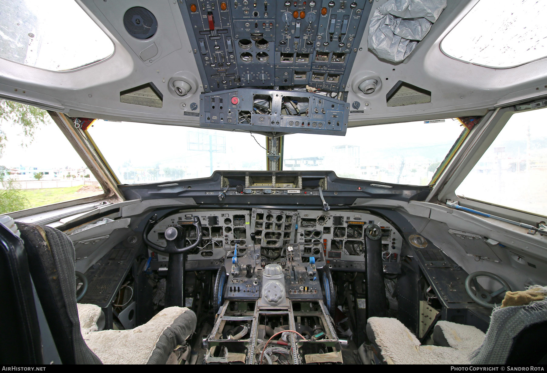 Aircraft Photo of HC-CDT | Fokker F28-4000 Fellowship | Ícaro Air | AirHistory.net #376359