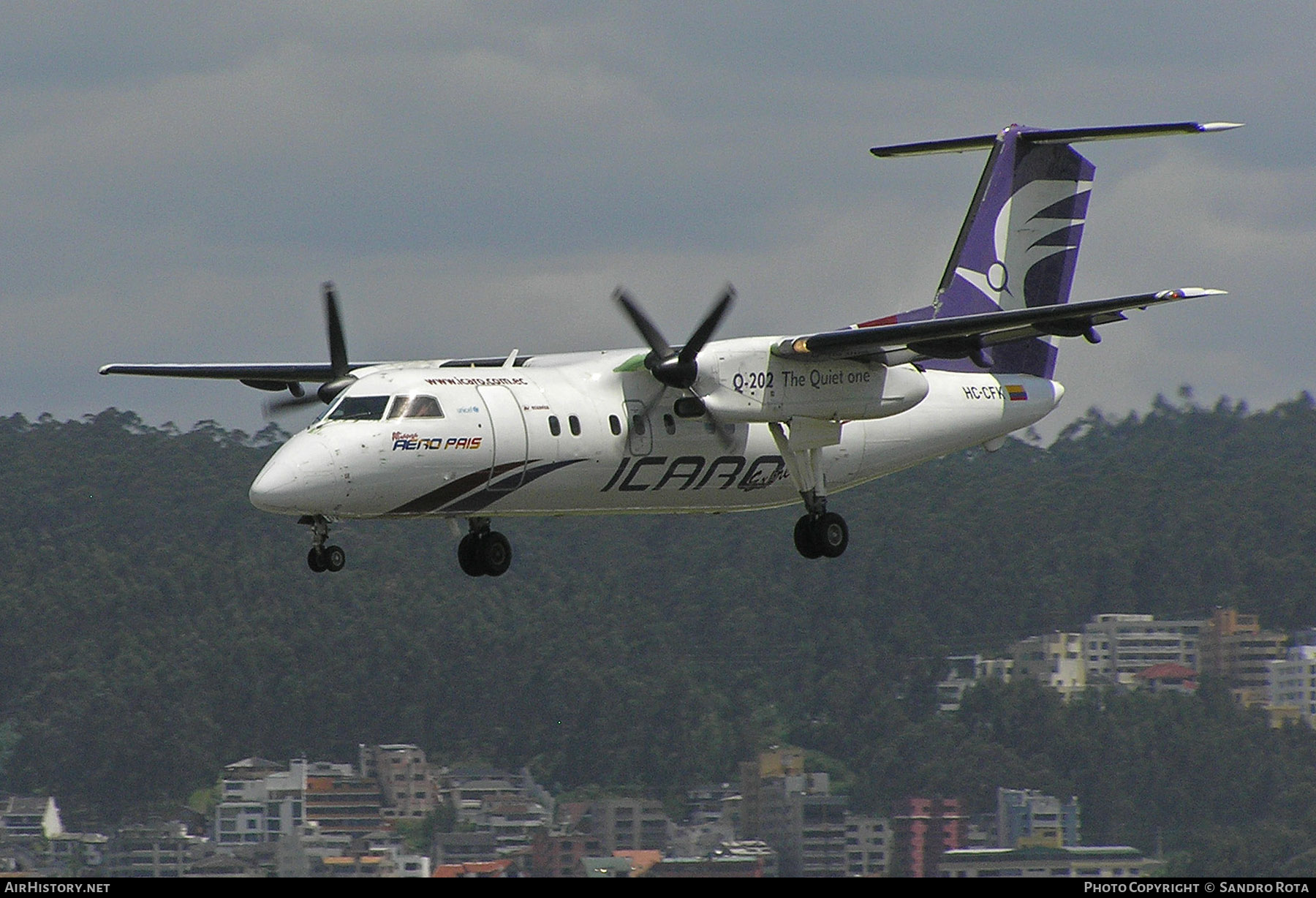 Aircraft Photo of HC-CFK | De Havilland Canada DHC-8-201Q Dash 8 | Ícaro Express | AirHistory.net #376385