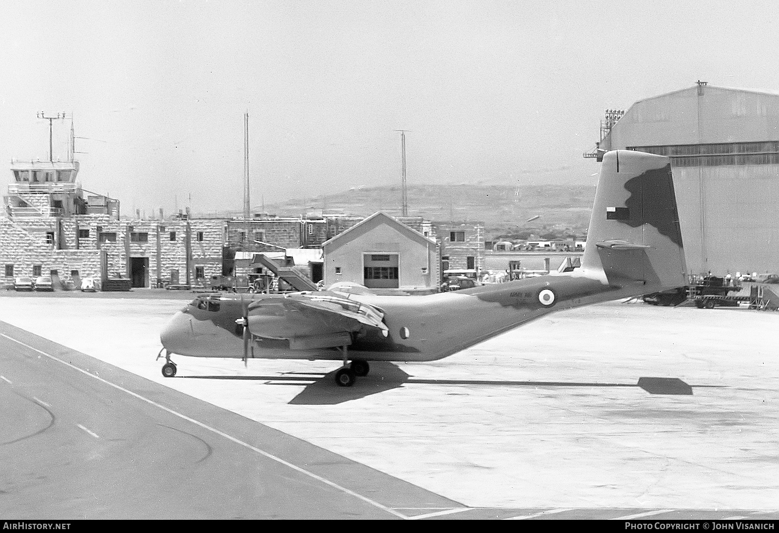 Aircraft Photo of 305 / ۳۰٥ | De Havilland Canada DHC-4A Caribou | Abu Dhabi - Air Force | AirHistory.net #376451