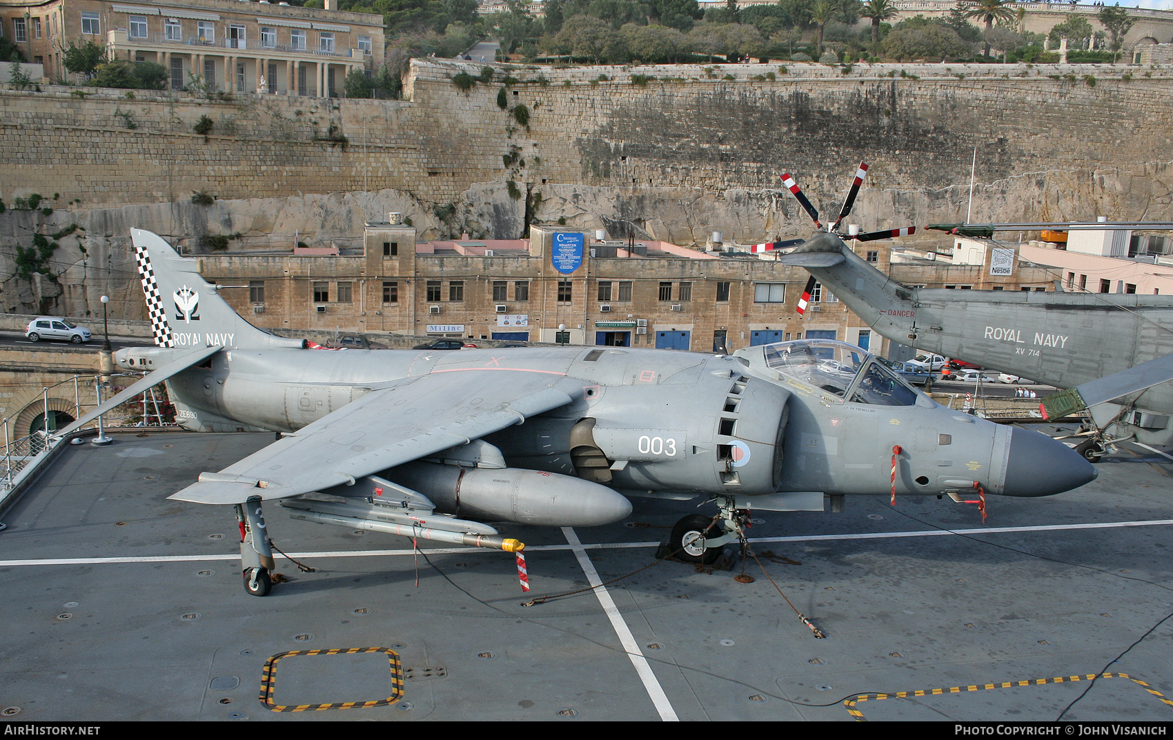 Aircraft Photo of ZE690 | British Aerospace Sea Harrier FA2 | UK - Navy | AirHistory.net #376471