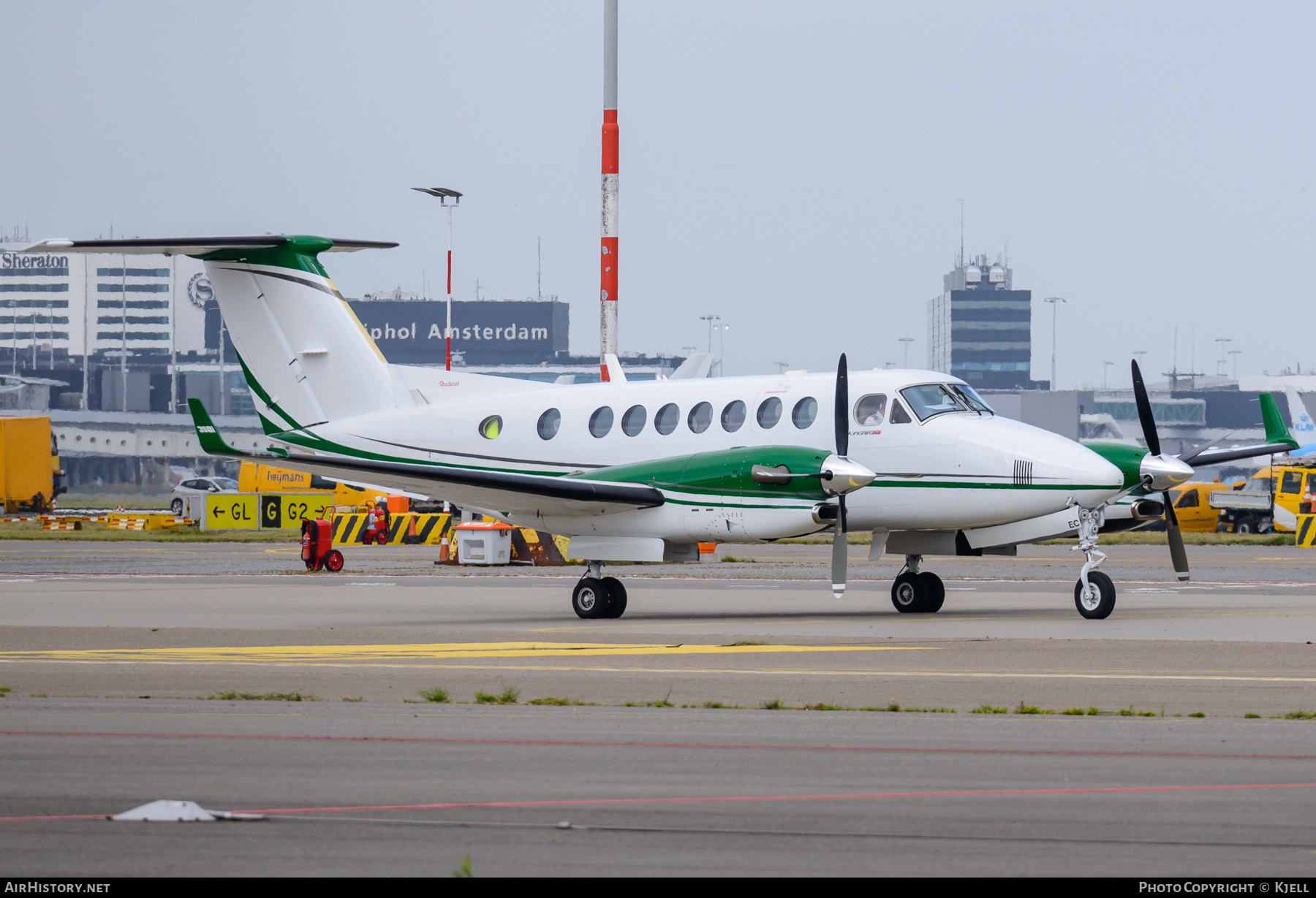 Aircraft Photo of M-SPEC | Beechcraft 350i King Air (B300) | AirHistory.net #376503