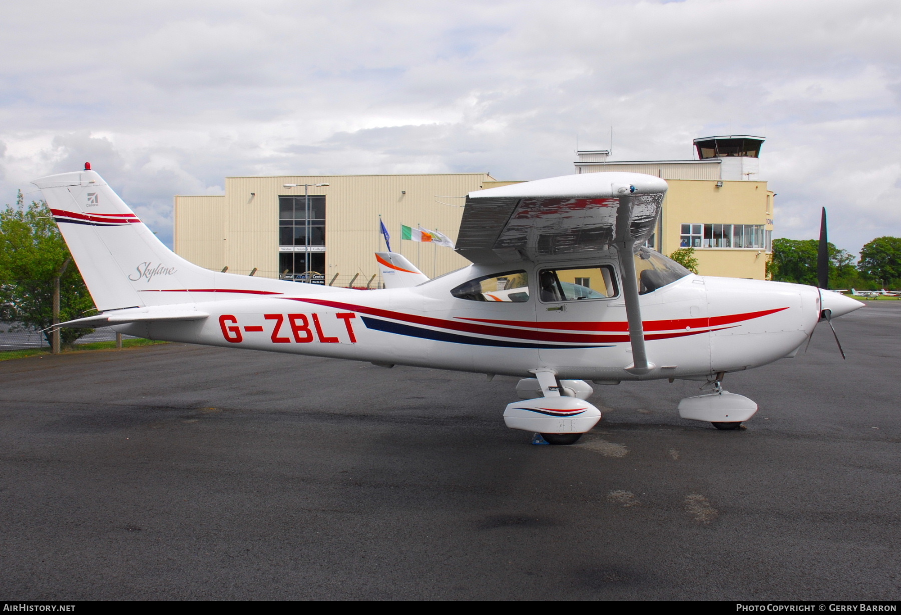 Aircraft Photo of G-ZBLT | Cessna 182S Skylane | AirHistory.net #376528