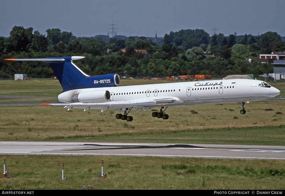 Aircraft Photo of RA-85725 | Tupolev Tu-154M | Sibir - Siberia Airlines | AirHistory.net #376591