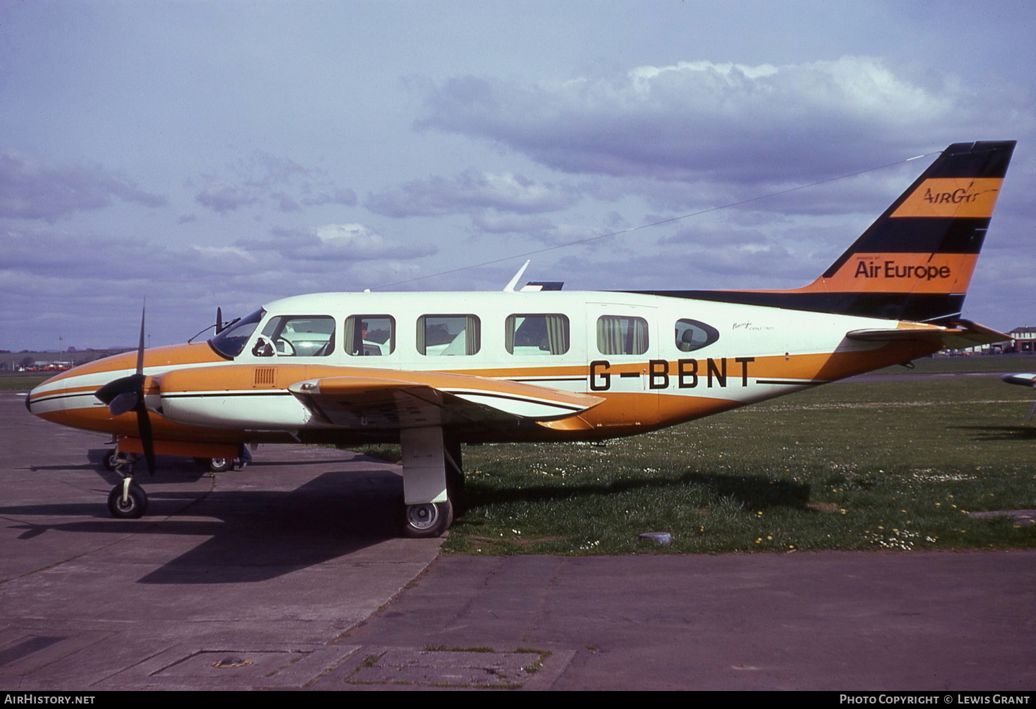 Aircraft Photo of G-BBNT | Piper PA-31-350 Navajo Chieftain | AirGo | AirHistory.net #376612