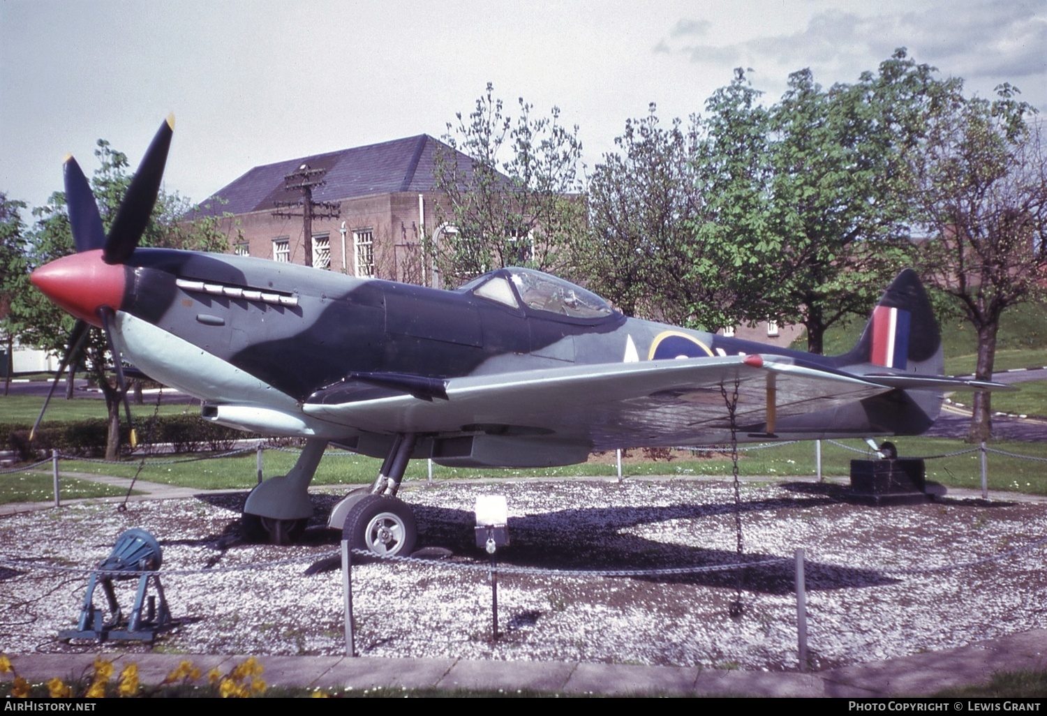 Aircraft Photo of RW393 / 7293M | Supermarine 361 Spitfire LF16E | UK - Air Force | AirHistory.net #376615