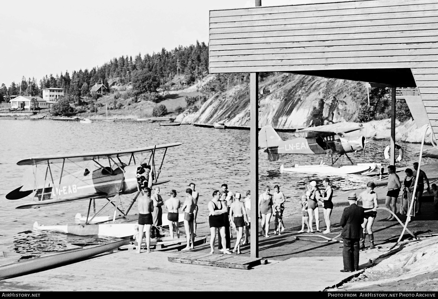 Aircraft Photo of LN-EAI | Stinson SR-9E Reliant | AirHistory.net #376630