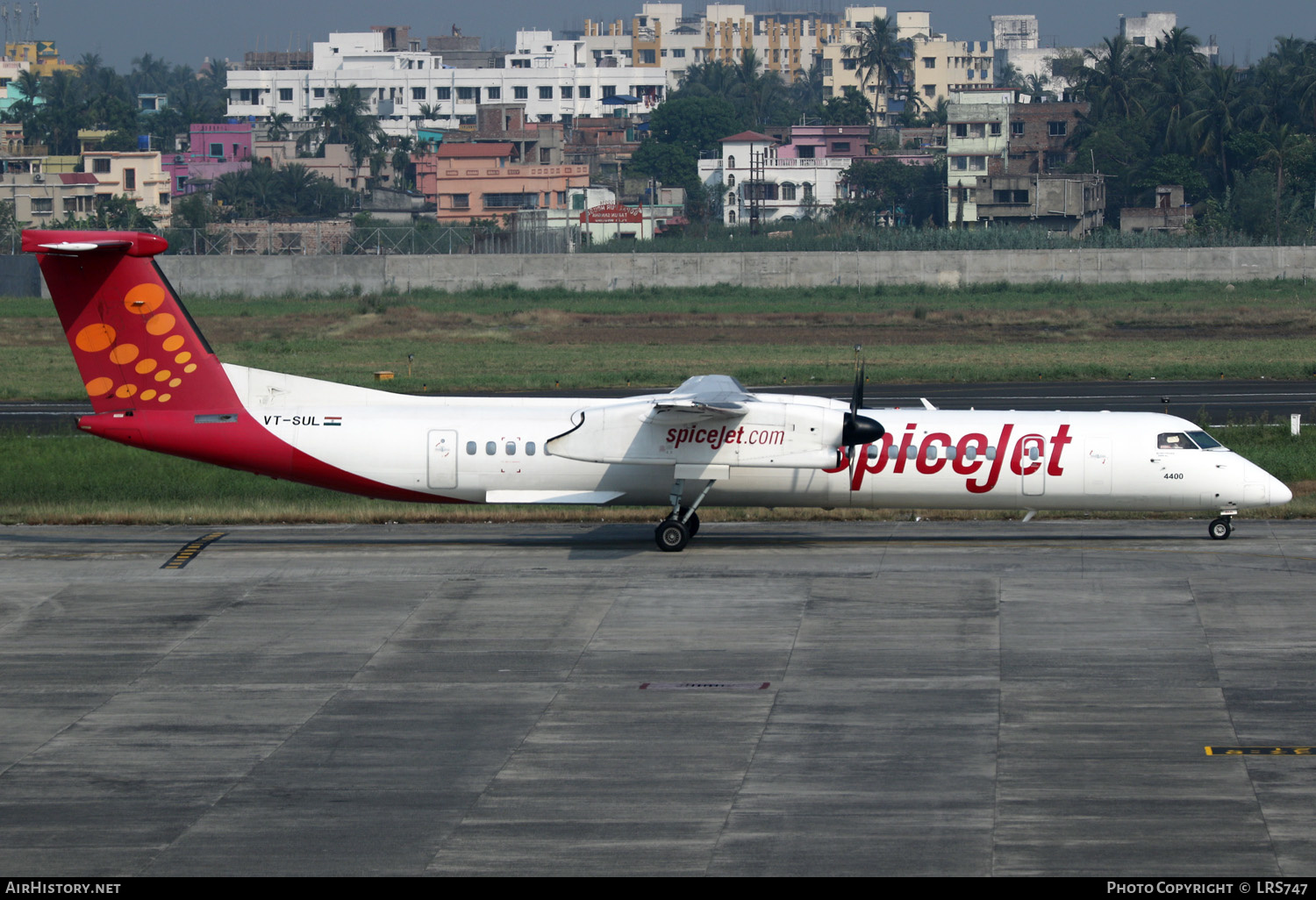 Aircraft Photo of VT-SUL | Bombardier DHC-8-402 Dash 8 | SpiceJet | AirHistory.net #376734