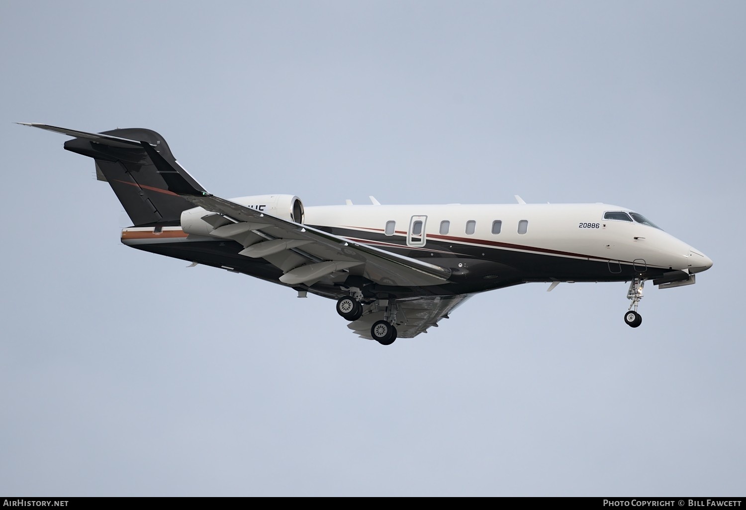 Aircraft Photo of C-GUHE | Bombardier Challenger 350 (BD-100-1A10) | AirHistory.net #376771
