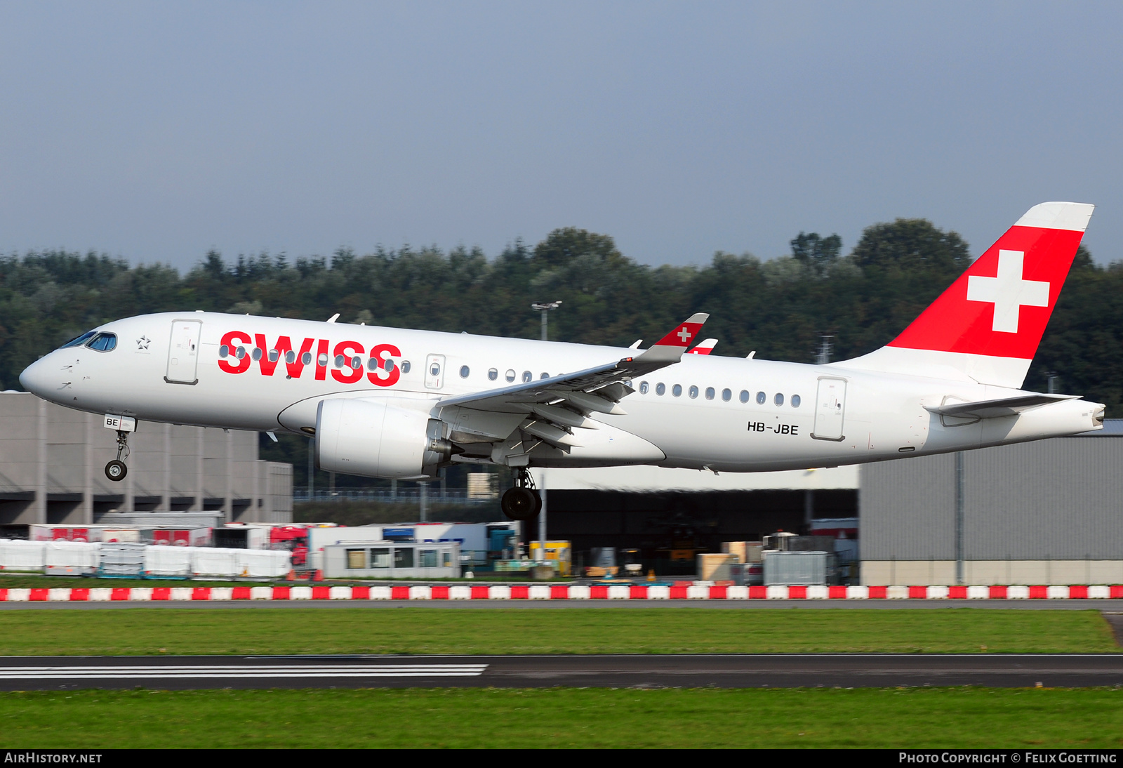 Aircraft Photo of HB-JBE | Bombardier CSeries CS100 (BD-500-1A10) | Swiss International Air Lines | AirHistory.net #376826