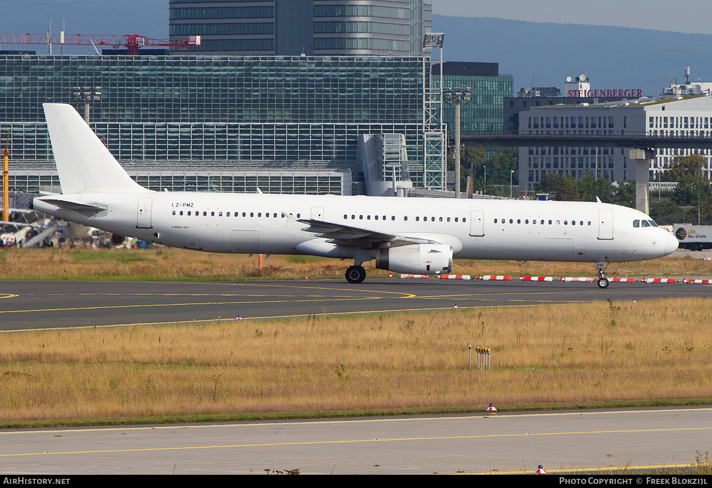 Aircraft Photo of LZ-PMZ | Airbus A321-231 | VIA - Air VIA Bulgarian Airways | AirHistory.net #376960