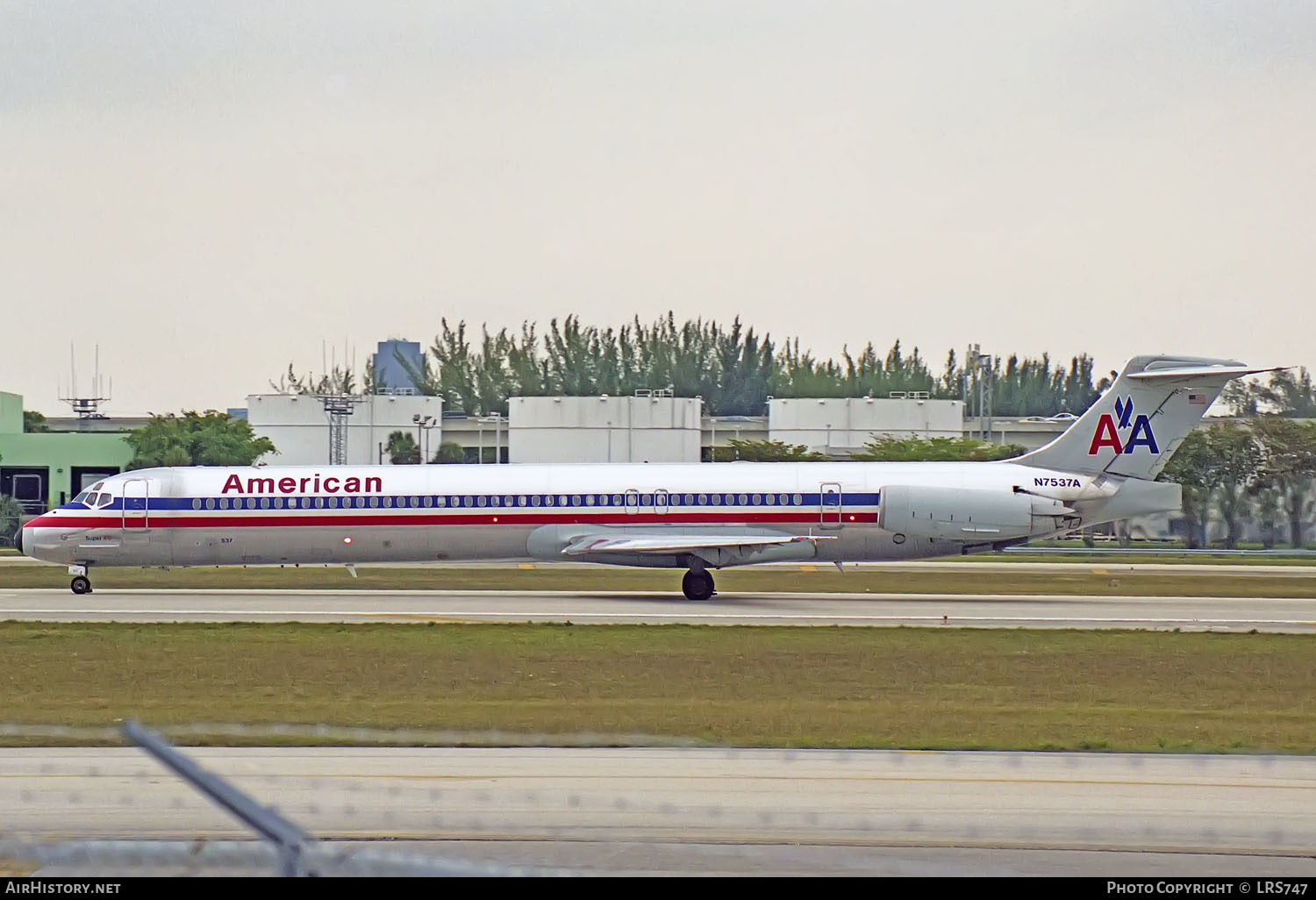 Aircraft Photo of N7537A | McDonnell Douglas MD-82 (DC-9-82) | American Airlines | AirHistory.net #377102