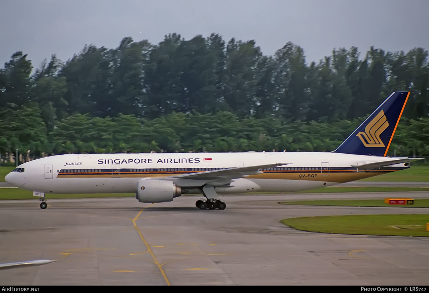 Aircraft Photo of 9V-SQF | Boeing 777-212/ER | Singapore Airlines | AirHistory.net #377111
