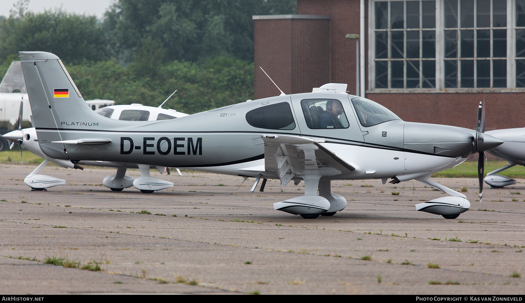 Aircraft Photo of D-EOEM | Cirrus SR-22T G5-GTS Platinum | AirHistory.net #377139