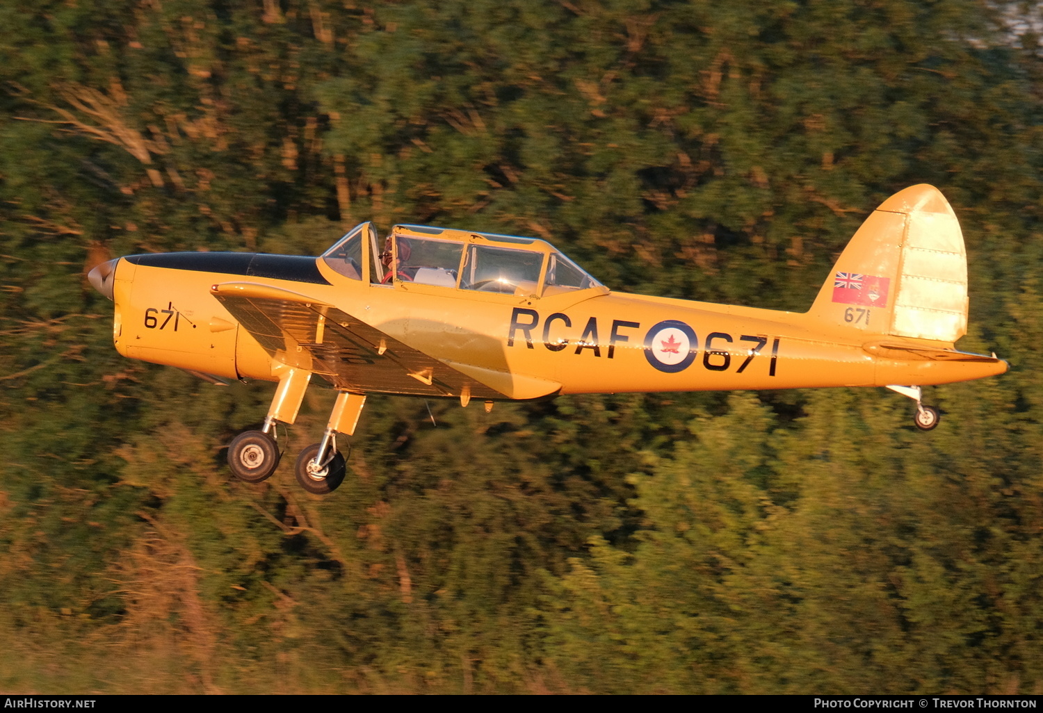 Aircraft Photo of G-BNZC | De Havilland DHC-1 Chipmunk Mk22 | Canada - Air Force | AirHistory.net #377195
