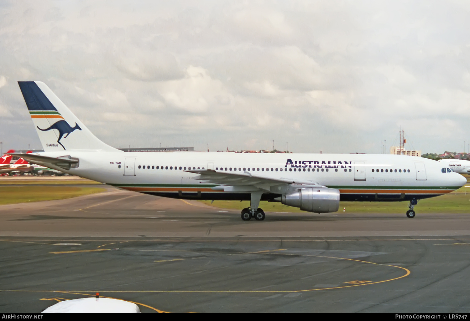 Aircraft Photo of VH-TAD | Airbus A300B4-203 | Australian Airlines | AirHistory.net #377324