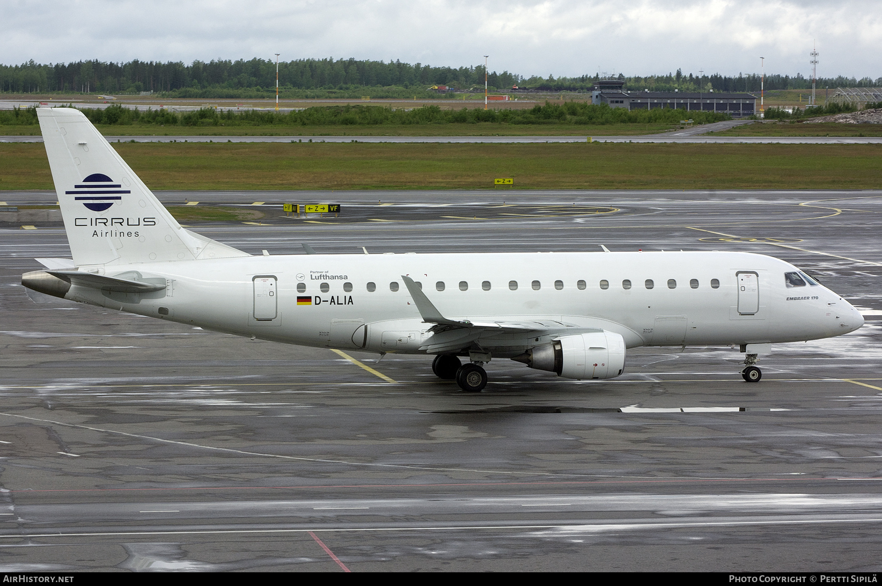 Aircraft Photo of D-ALIA | Embraer 170LR (ERJ-170-100LR) | Cirrus Airlines | AirHistory.net #377551