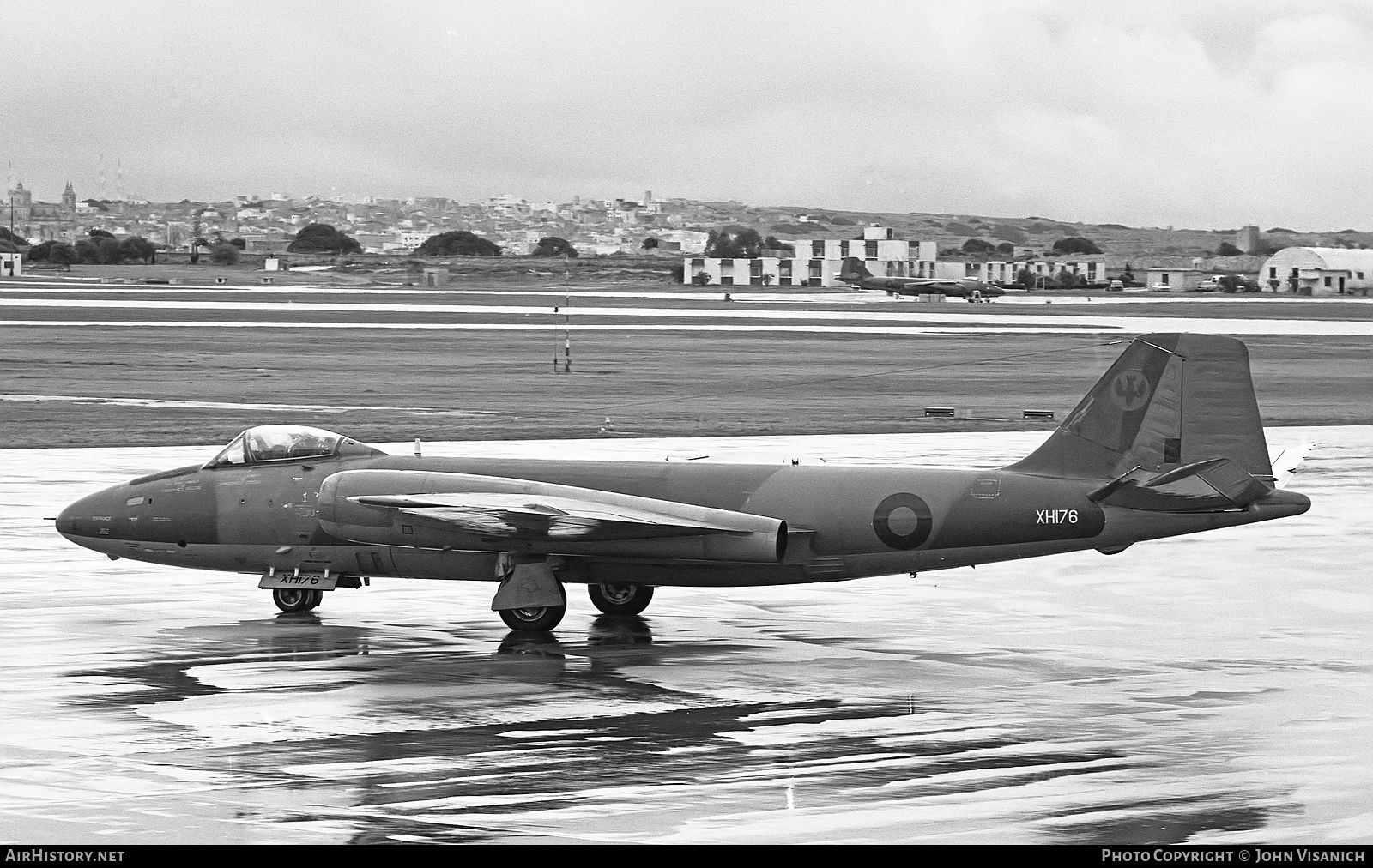 Aircraft Photo of XH176 | English Electric Canberra PR9 | UK - Air Force | AirHistory.net #377710