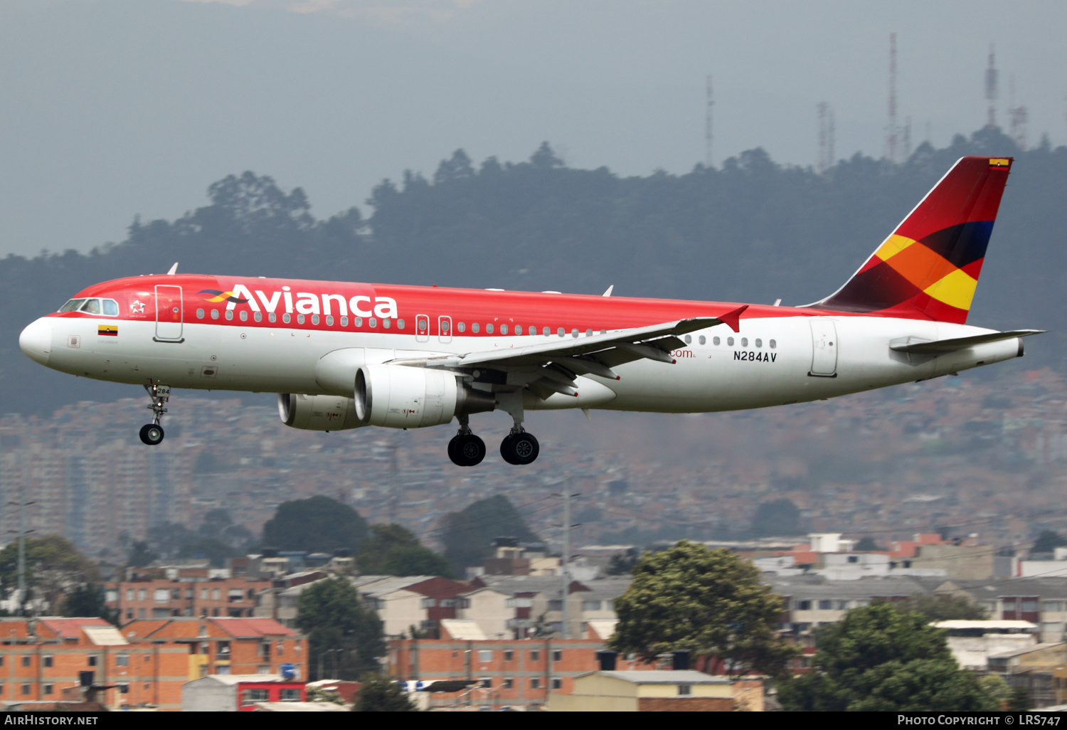 Aircraft Photo of N284AV | Airbus A320-214 | Avianca | AirHistory.net #377756