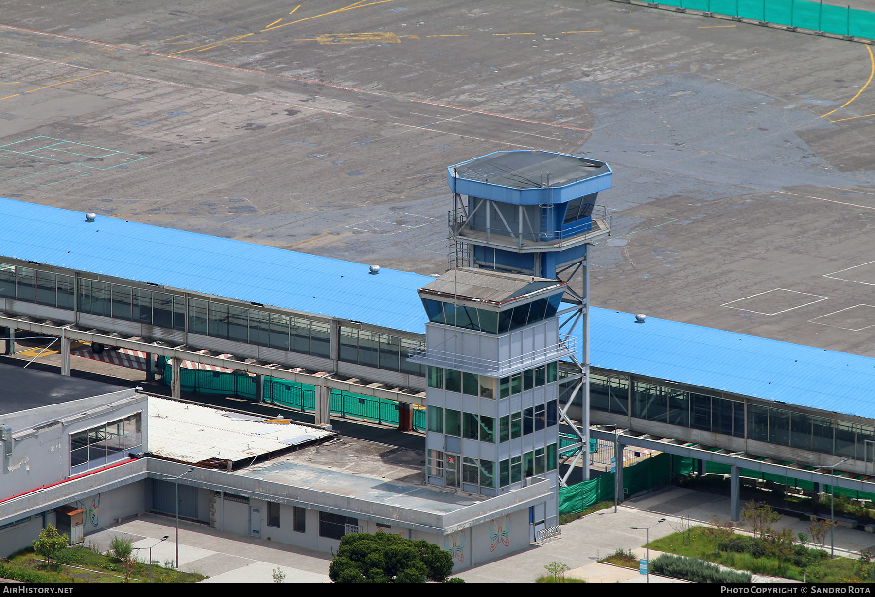 Airport photo of Quito - Mariscal Sucre (SEQU / UIO) (closed) in Ecuador | AirHistory.net #377862