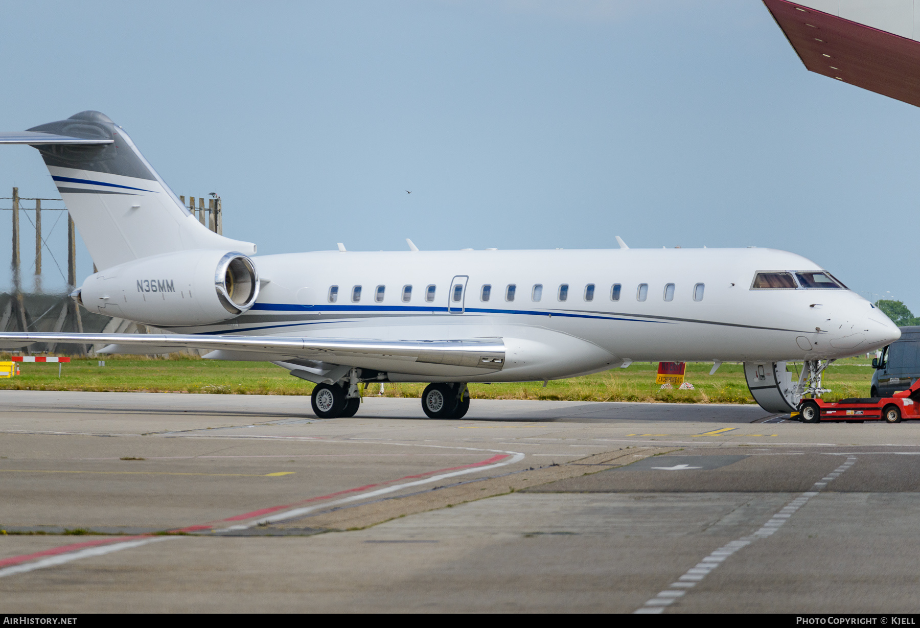 Aircraft Photo of N36MM | Bombardier Global Express XRS (BD-700-1A10) | AirHistory.net #377885