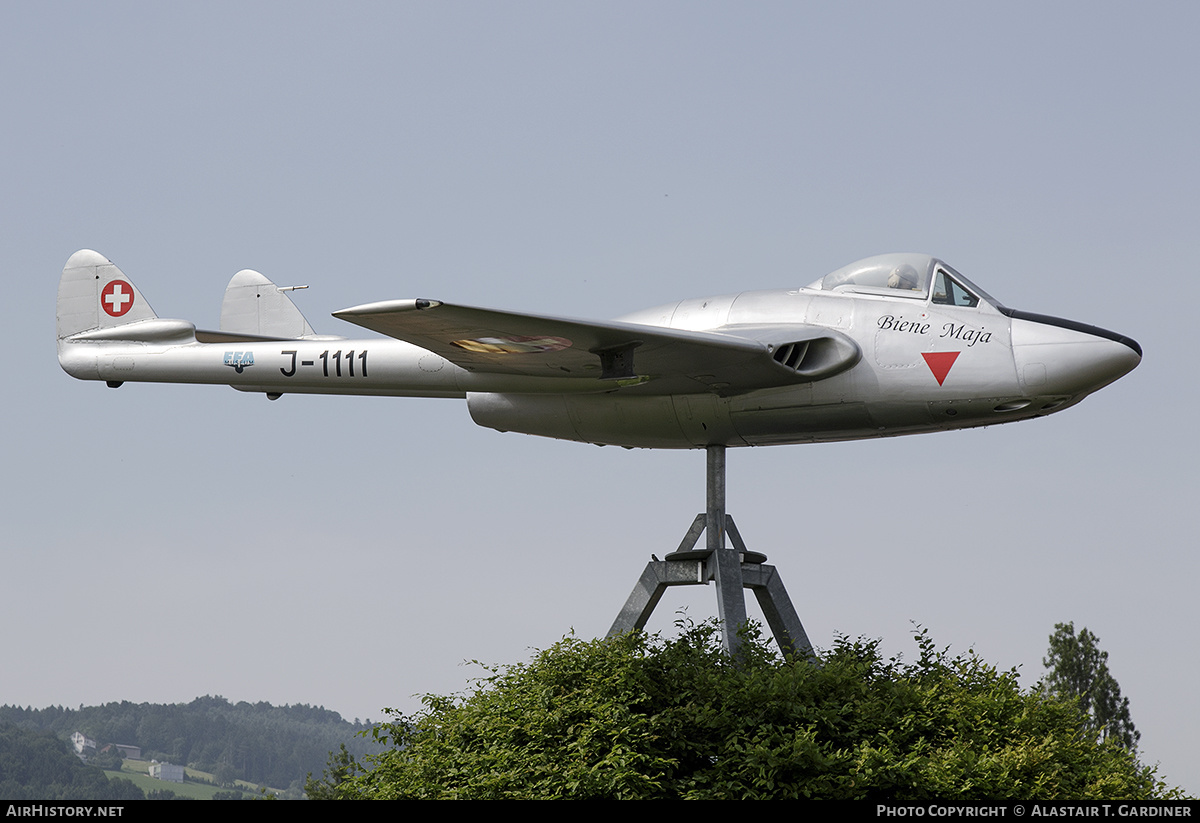Aircraft Photo of J-1111 | De Havilland D.H. 100 Vampire FB6 | Switzerland - Air Force | AirHistory.net #377901