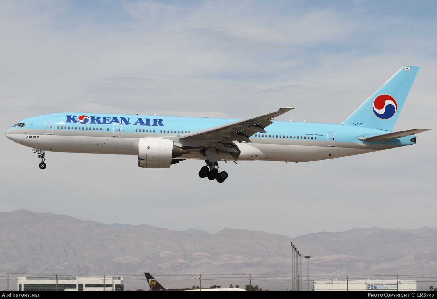Aircraft Photo of HL7531 | Boeing 777-2B5/ER | Korean Air | AirHistory.net #378051