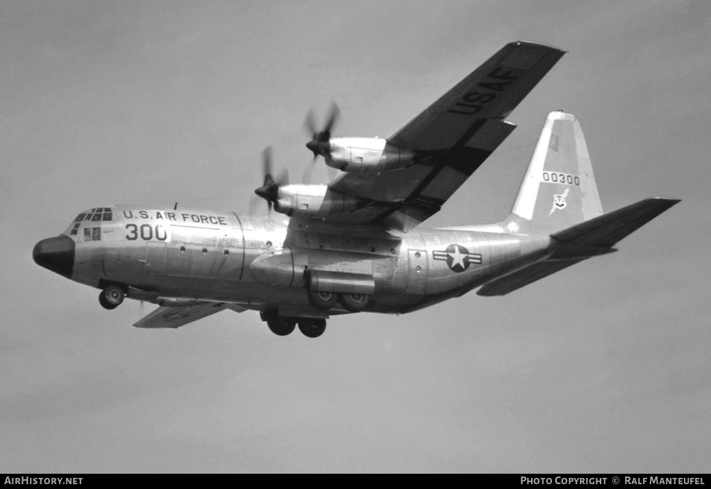 Aircraft Photo of 60-0300 / 00300 | Lockheed C-130B Hercules (L-282) | USA - Air Force | AirHistory.net #378072