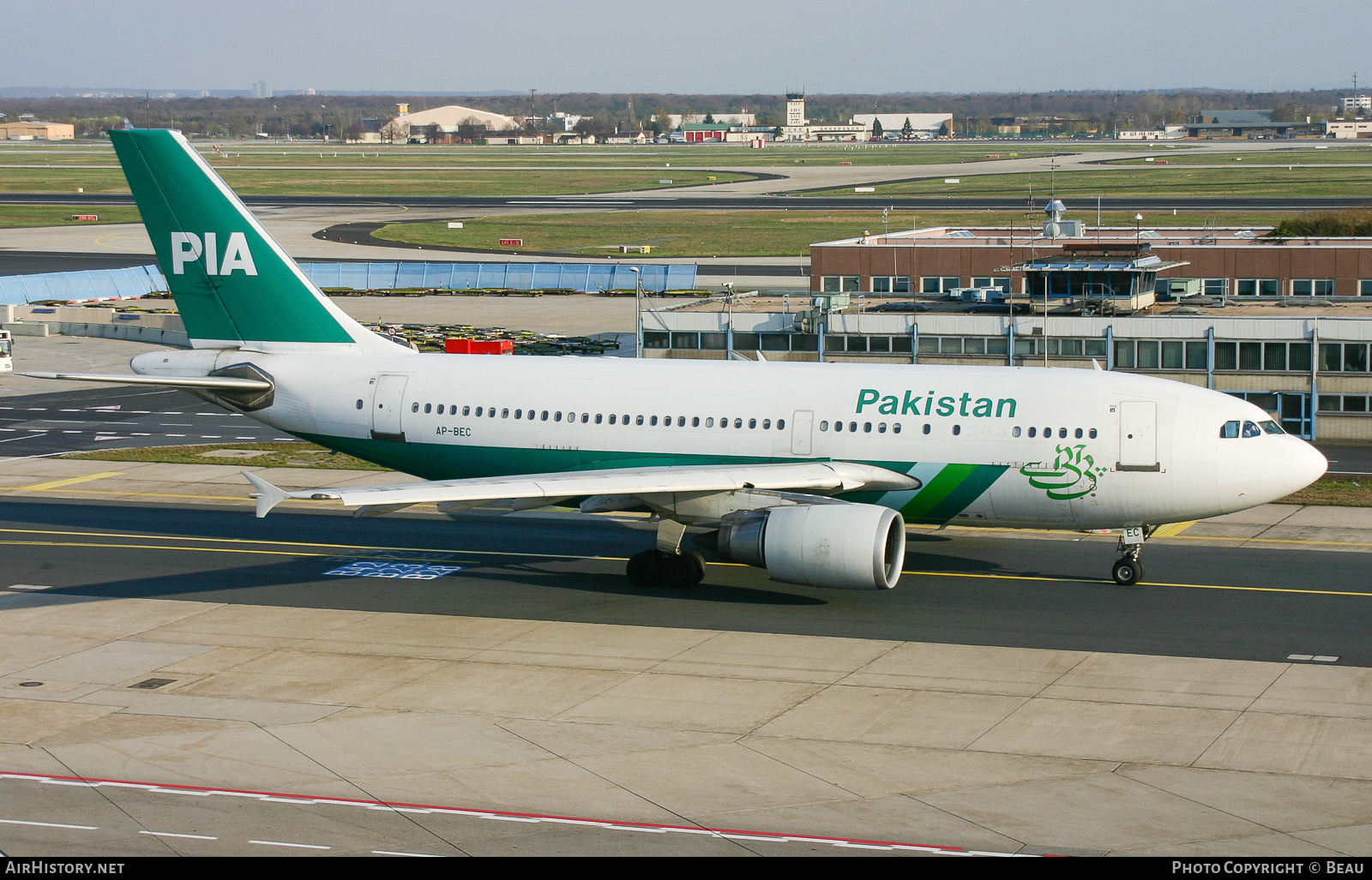 Aircraft Photo of AP-BEC | Airbus A310-308 | Pakistan International Airlines - PIA | AirHistory.net #378271