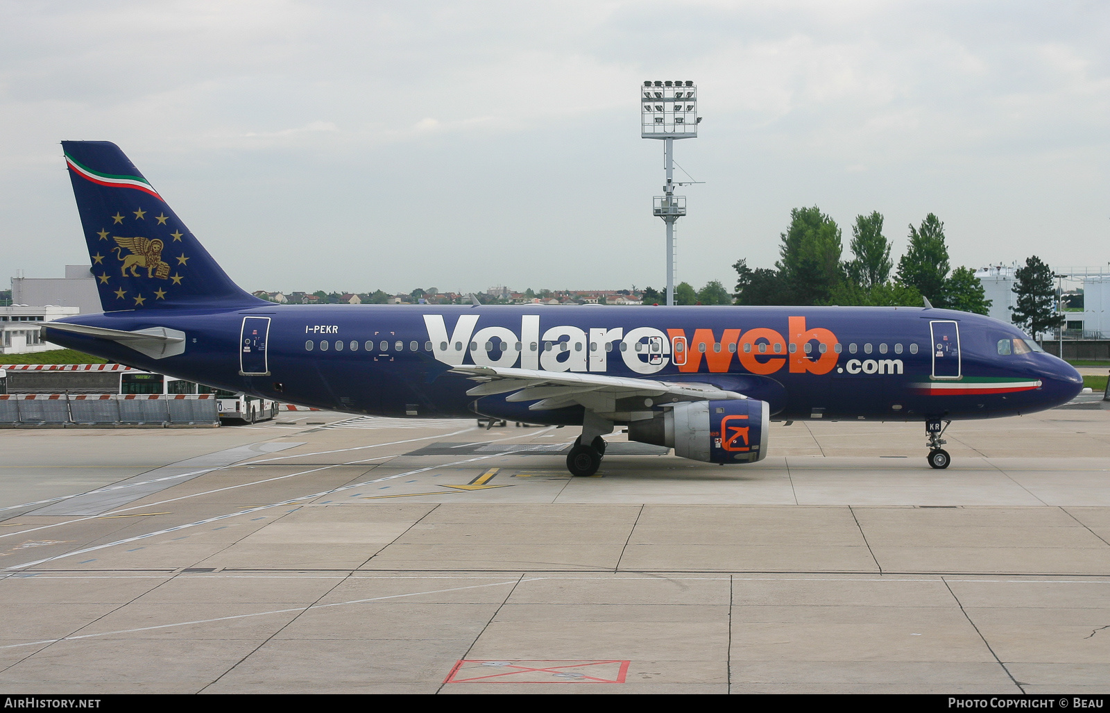 Aircraft Photo of I-PEKR | Airbus A320-212 | Volareweb | AirHistory.net #378477