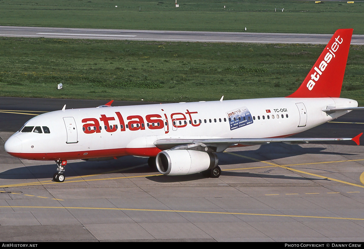 Aircraft Photo of TC-OGI | Airbus A320-232 | Atlasjet Airlines | AirHistory.net #378494