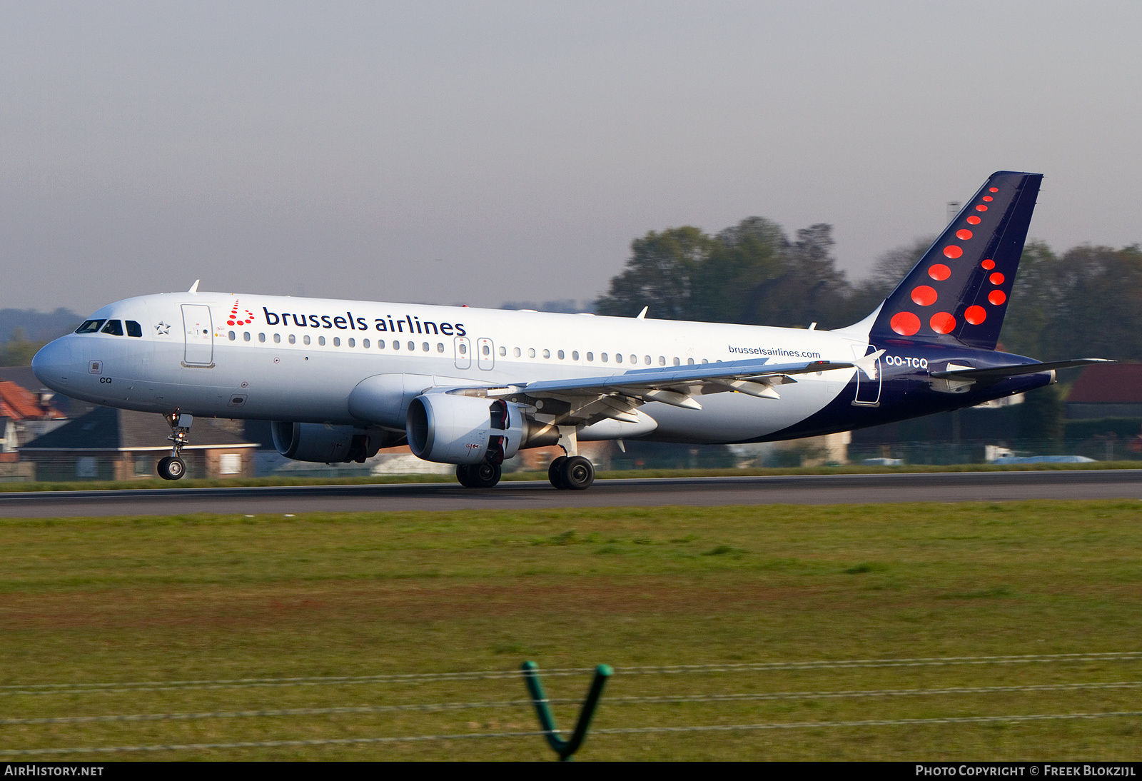 Aircraft Photo of OO-TCQ | Airbus A320-214 | Brussels Airlines | AirHistory.net #378594