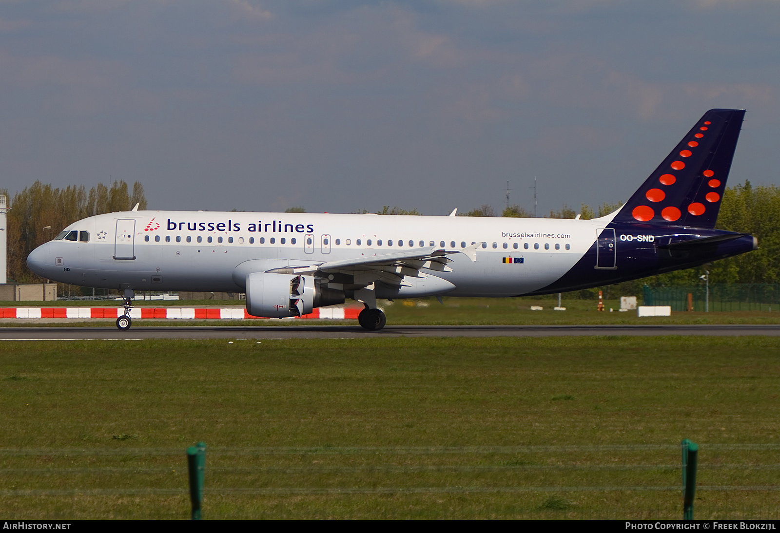 Aircraft Photo of OO-SND | Airbus A320-214 | Brussels Airlines | AirHistory.net #378601
