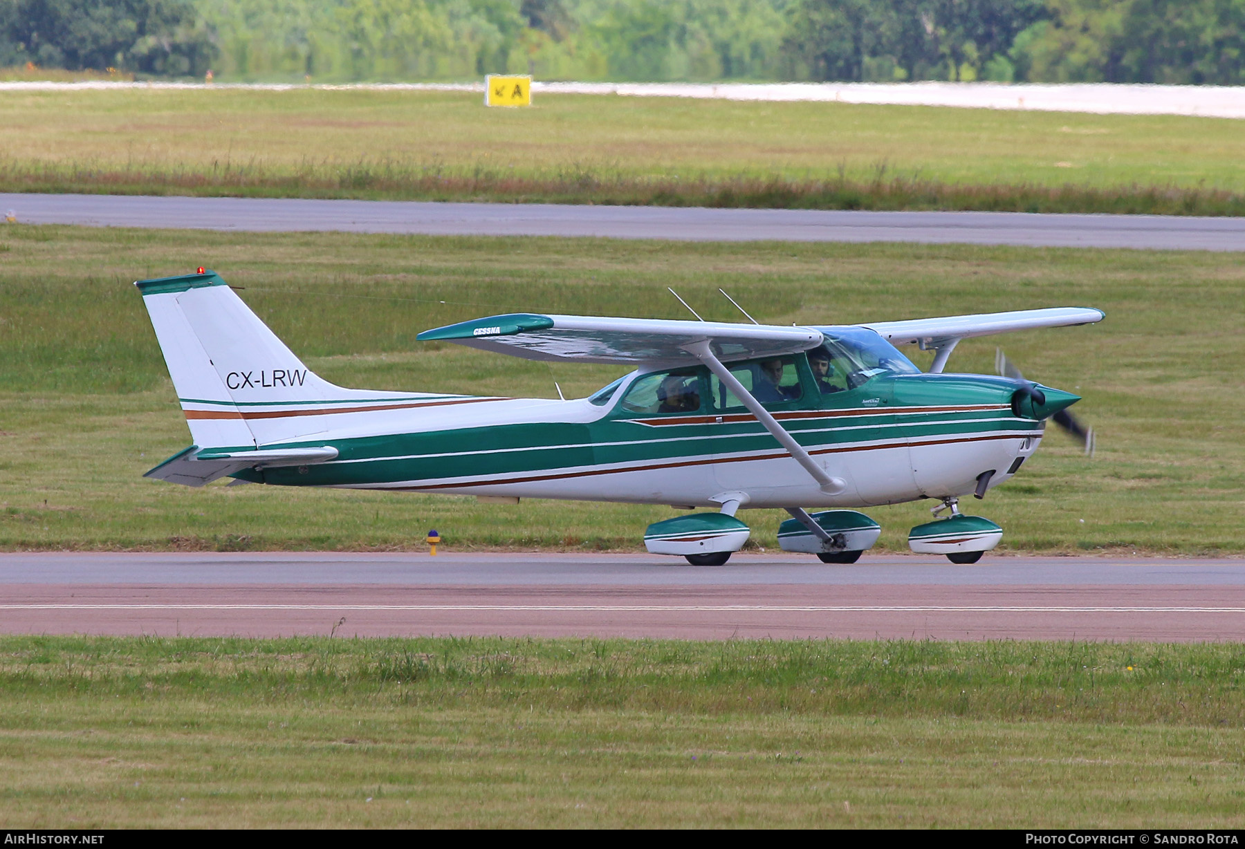 Aircraft Photo of CX-LRW | Cessna 172M | AeroSur - Escuela de Vuelo | AirHistory.net #378858