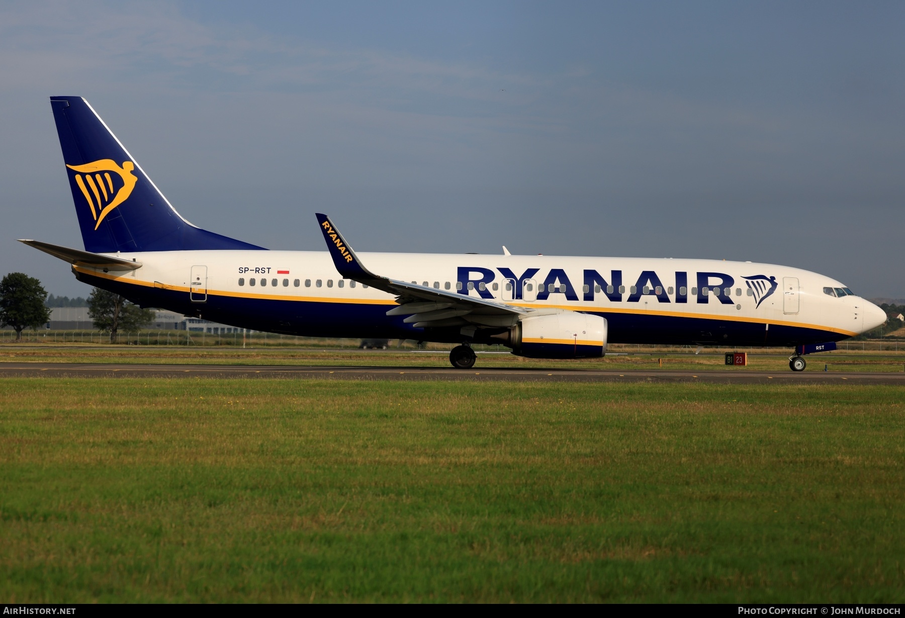 Aircraft Photo of SP-RST | Boeing 737-800 | Ryanair | AirHistory.net #378900