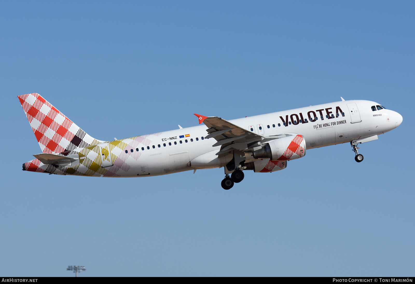 Aircraft Photo of EC-NNZ | Airbus A320-214 | Volotea | AirHistory.net #379069