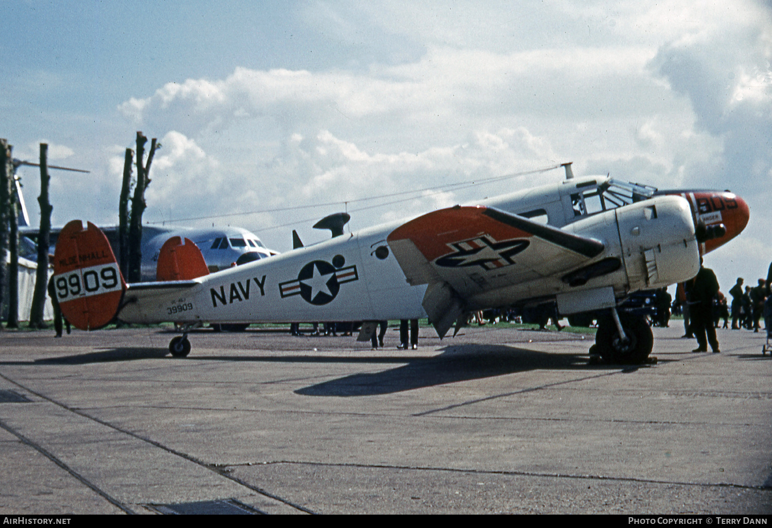 Aircraft Photo of 39909 / 9909 | Beech UC-45J Expeditor | USA - Navy | AirHistory.net #379312