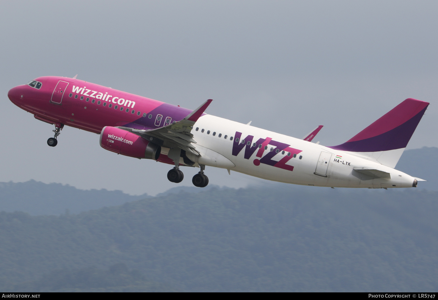 Aircraft Photo of HA-LYK | Airbus A320-232 | Wizz Air | AirHistory.net #379520